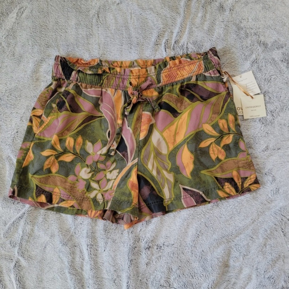 NWT! Cynthia Rowley 100% Lyocell Floral Shorts in Olive, Pink & Mustard - Picture 3 of 11